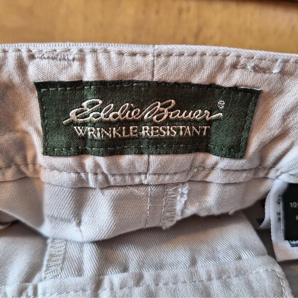 Eddie Bauer Women 18 Khaki Beige Flat Front Cotton Wrinkle Resistant Shorts - Picture 3 of 6